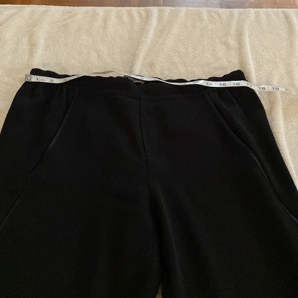 Vince gorgeous black satin piped joggers/trousers with great pockets - Picture 8 of 15